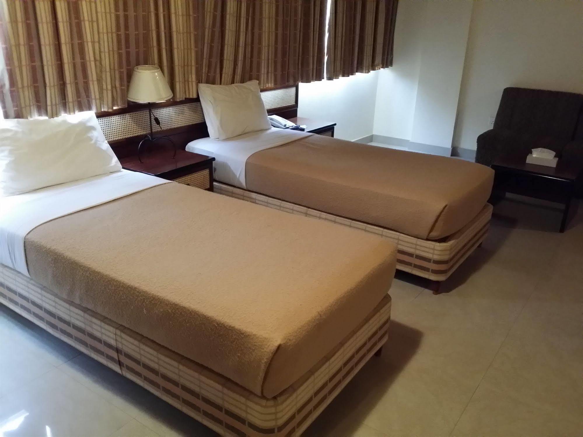 Atlas Hotel Manama Eksteriør billede