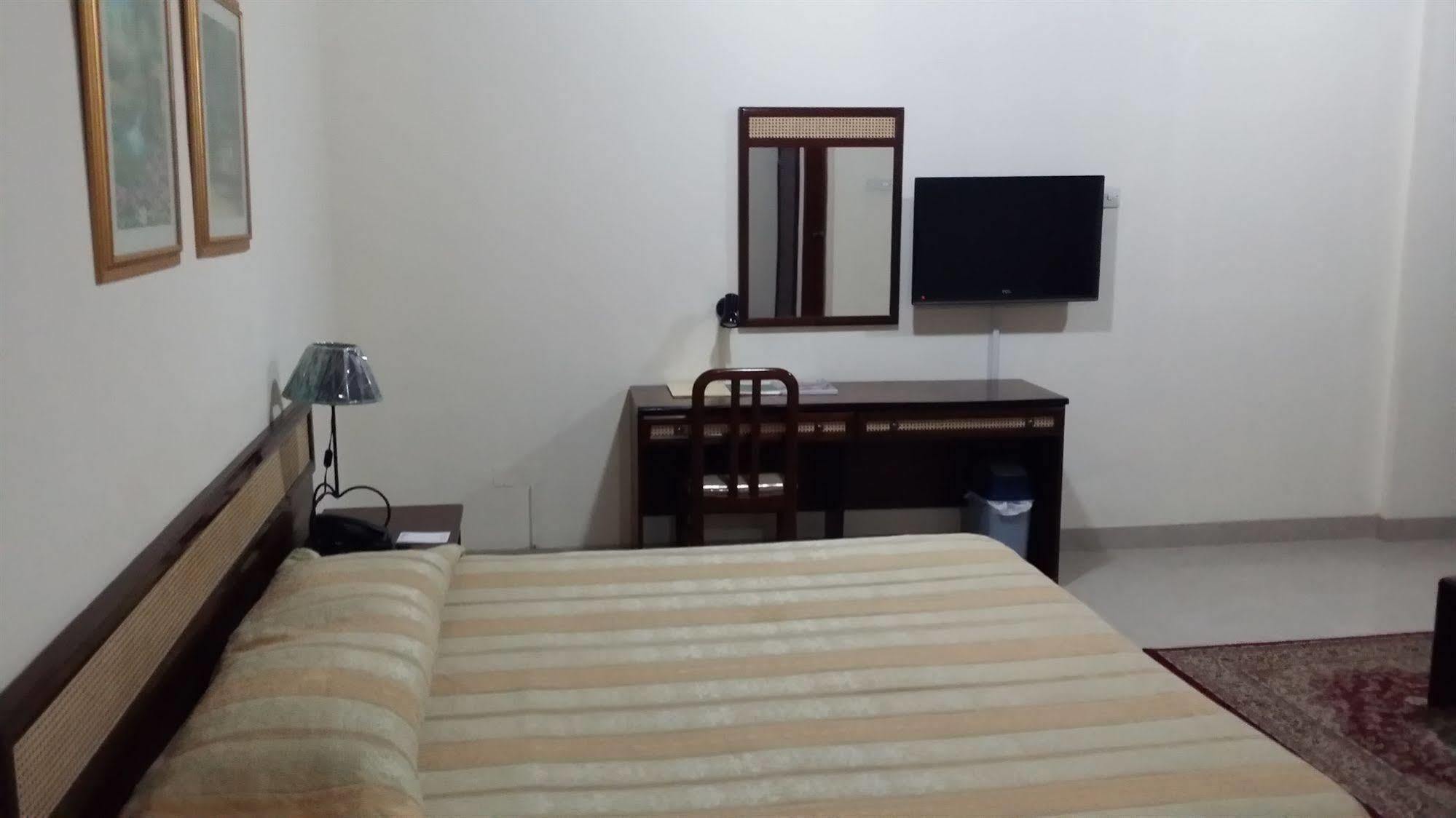 Atlas Hotel Manama Eksteriør billede