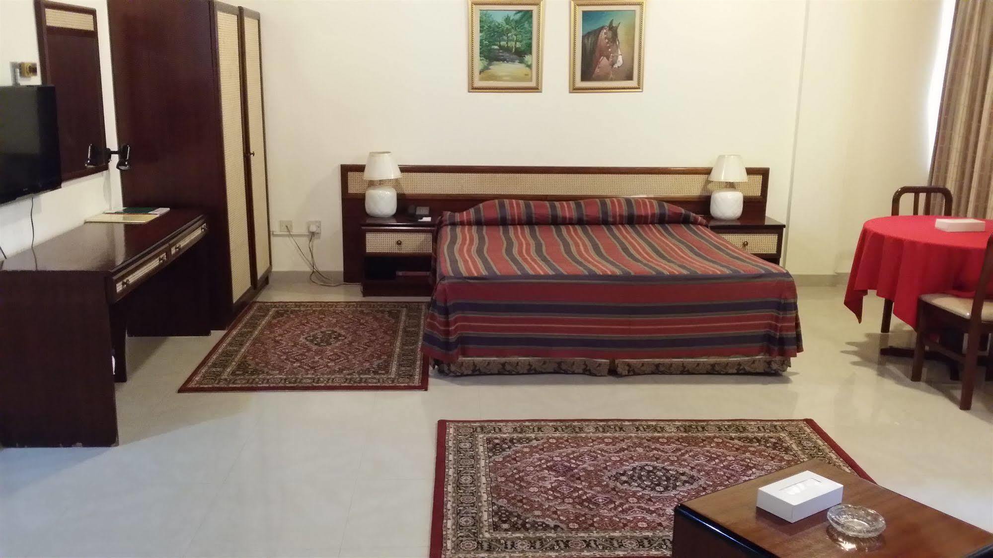 Atlas Hotel Manama Eksteriør billede